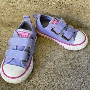 Toddle girl converse/purple and pink